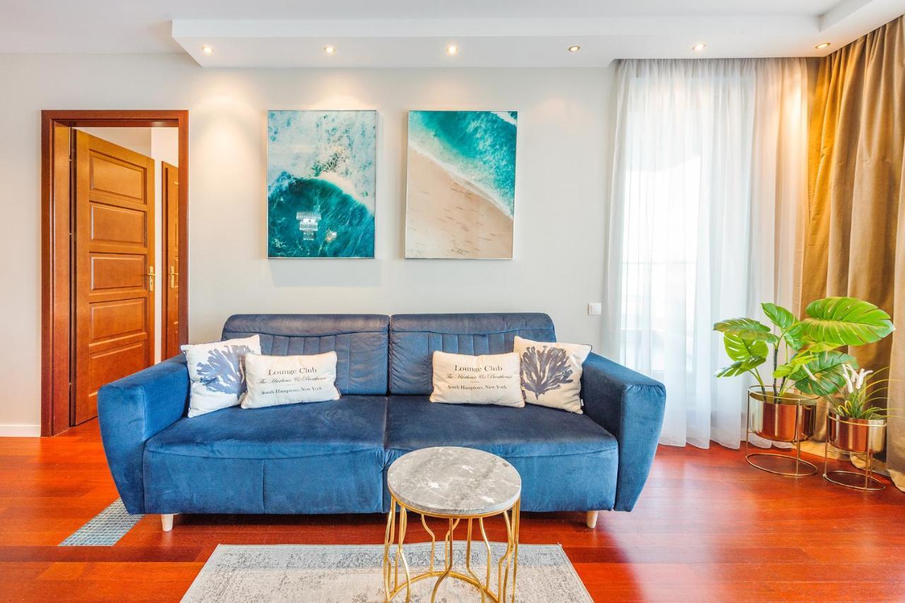 Apartment Yacht Club Sea Towers Premium