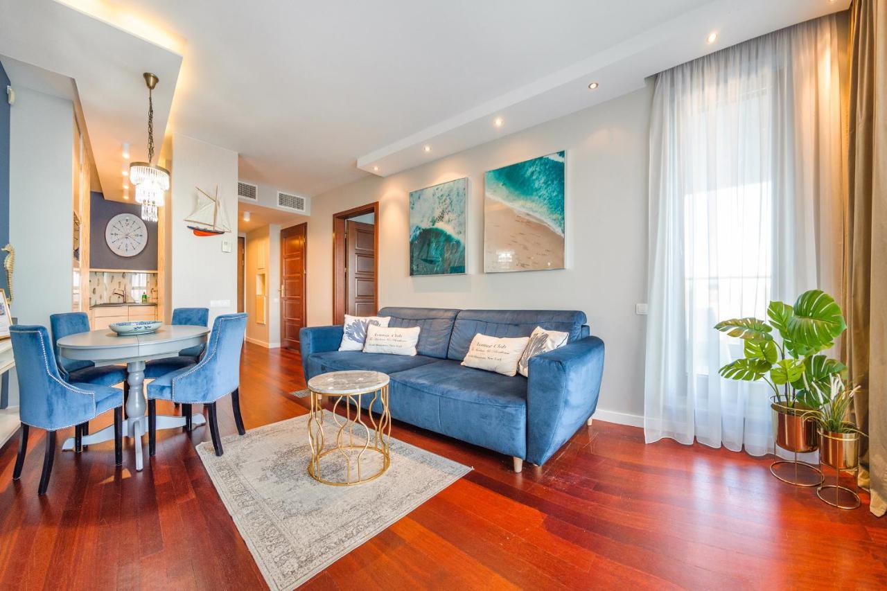 Yacht Club Sea Towers Premium * Gdynia