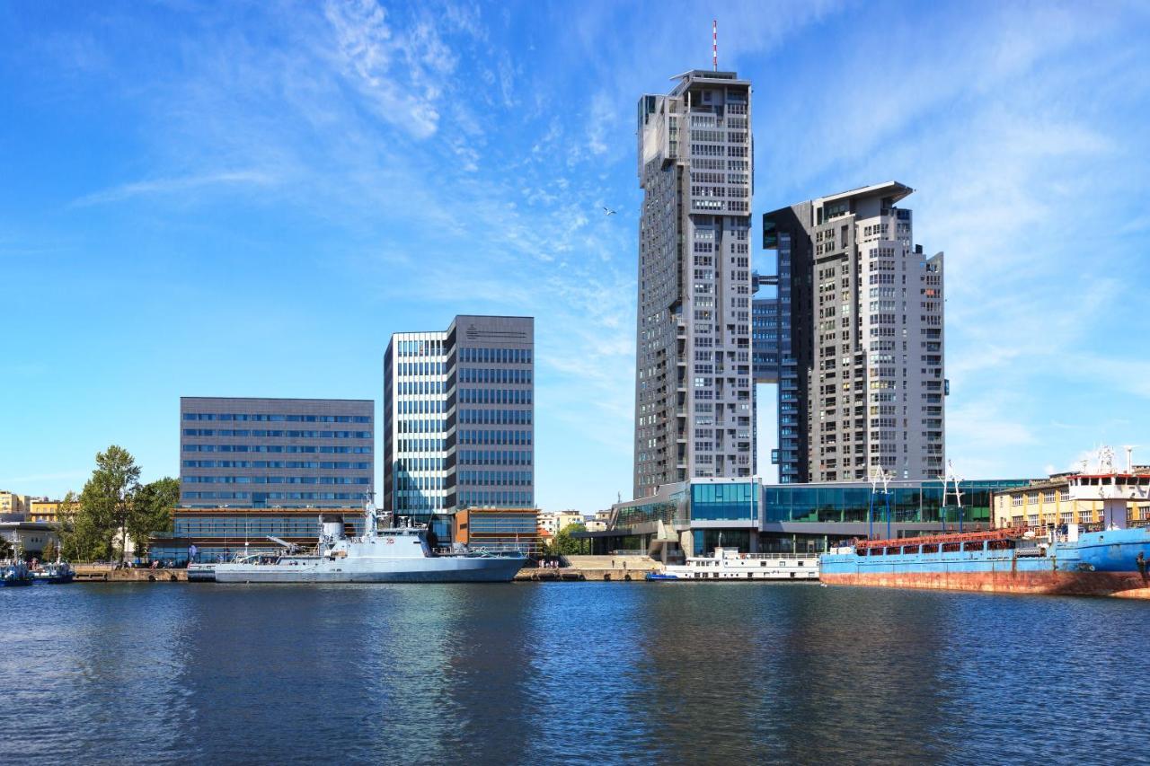 Apartment Yacht Club Sea Towers Premium