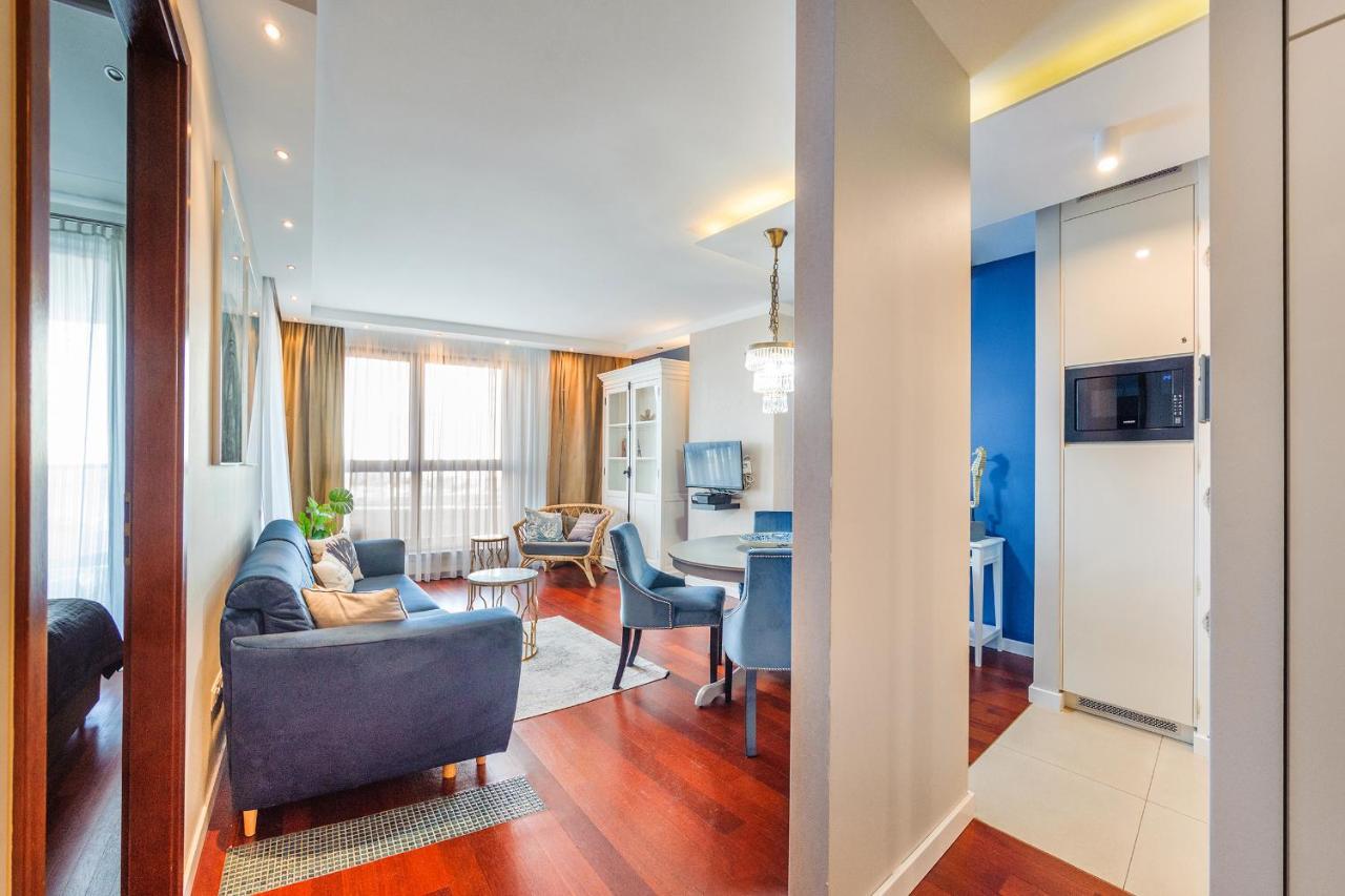 Yacht Club Sea Towers Premium *