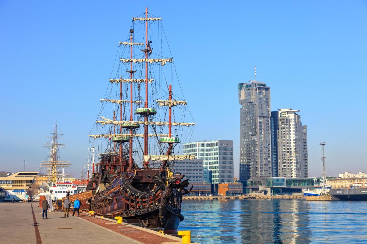 Yacht Club Sea Towers Premium *