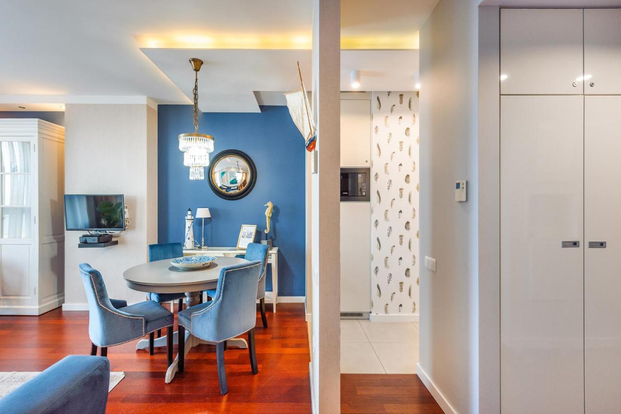Yacht Club Sea Towers Premium Apartment *