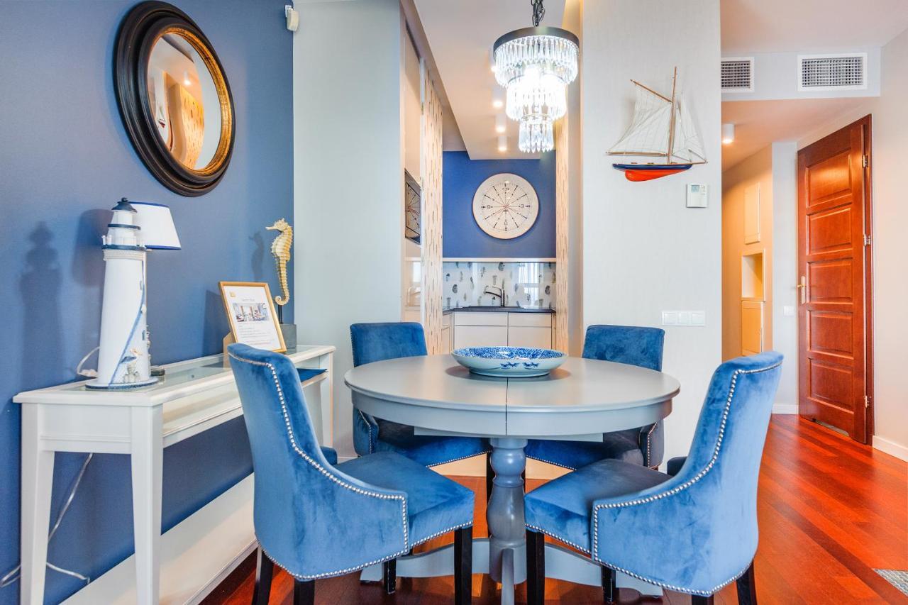 Yacht Club Sea Towers Premium Apartment *